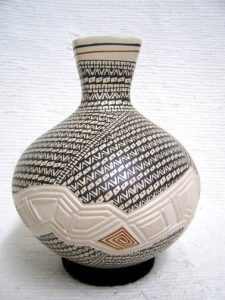 Mata Ortiz Pottery